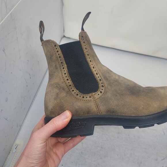 Blundstone WOMENS Chelsea Rustic Brown Tall Boot - Picture 2 of 10